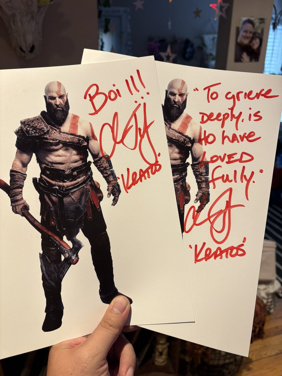 King_pyrography's tweet image. Got to meet the absolute LEGEND @iamchrisjudge at collect-a-con here in Charlotte and what a privilege it was! Traded the GOW piece I had made for 2 signed prints and a photo! Such an awesome guy to meet in person and had an awesome time at the convention! #GodOfWarRagnarok