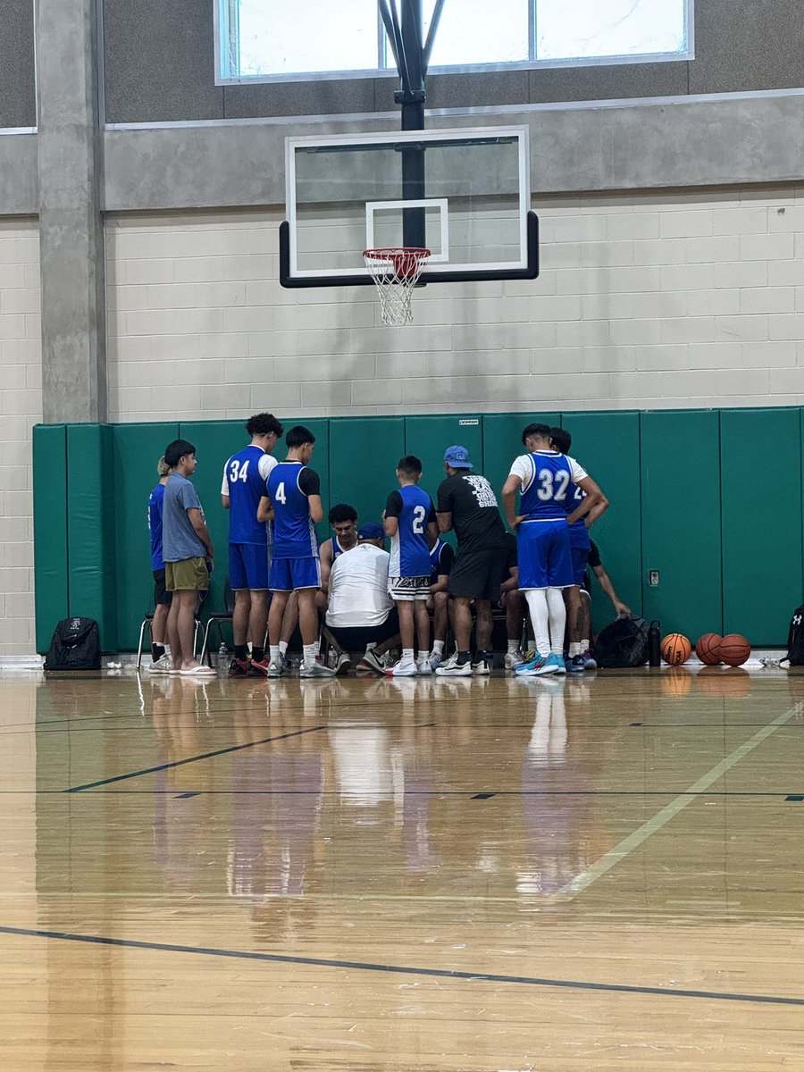 Great weekend of hoops! Boys went 4-0 competing against some solid competition from around the area in the GSAC showcase. Excited for the days ahead! Wishing everyone a great first day of school tomorrow!
🏀💙🐾