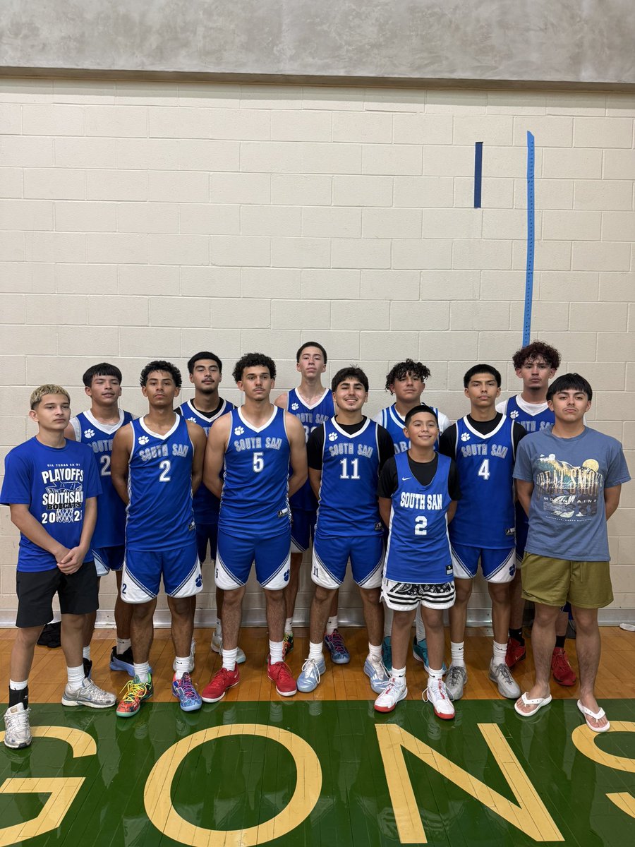 SouthSan_Bball's tweet photo. Great weekend of hoops! Boys went 4-0 competing against some solid competition from around the area in the GSAC showcase. Excited for the days ahead! Wishing everyone a great first day of school tomorrow!
🏀💙🐾 https://t.co/xay01SLe6k