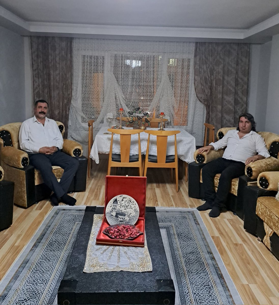 Kıymetli dostum, siyasetçi ve iş insanı Fırat Kuvetli Beyefendiye misafirperverliğinden dolayı şükranlarımı sunuyorum...
<a href="/FKuvetli/">Fırat Kuvetli</a>