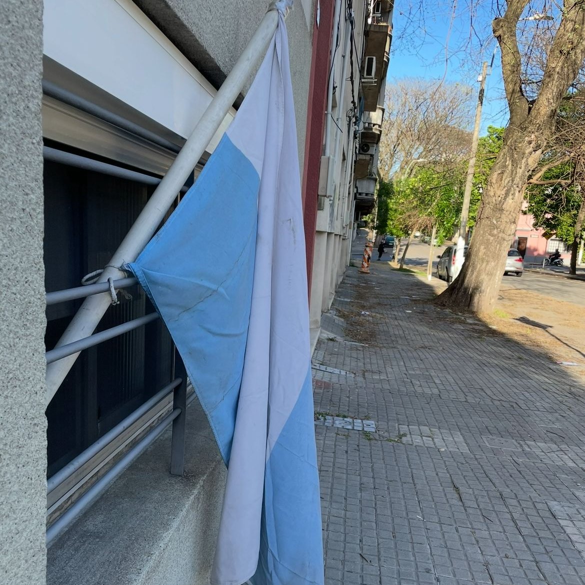 189 años y un espejo histórico!

echarlascartas.blogspot.com/2025/08/189-an…