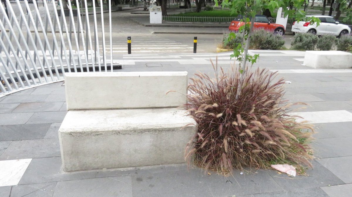 larevista_unica's tweet photo. Sin mantenimiento y con la estatua completamente oxidada se encuentra el "Parque del Migrante", en la 5 oriente, esquina con Bulevar 5 de Mayo y el cual fue inaugurado en septiembre del 2023.

@PueblaAyto @pepechedrauimx

#fotogaleria #Puebla #parquedelmigrante

Fotos: Miguel Ángel Huerta @Titomino 📸

(1-2)
