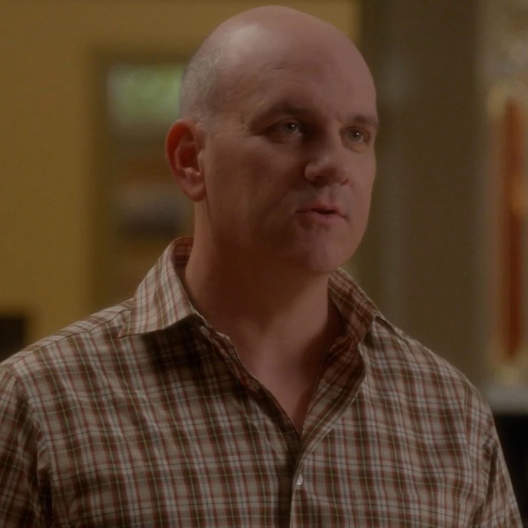 TOP MELHORES PAIS DA FICÇÃO

12. Burt Hummel (Glee)