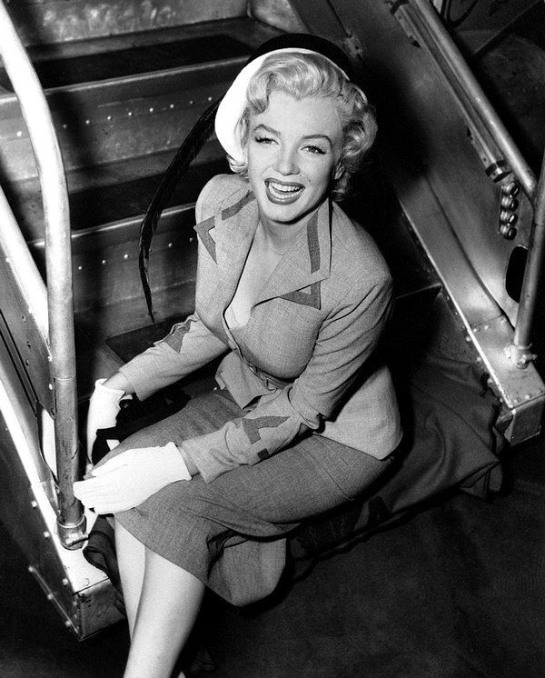 Marilyn Monroe (📸 thread)

❤️ Like and 🔁

❤️ Post your Favorite Marilyn Monroe photo or clips in Comments

❤️ <a href="/CenturyRetro20/">Century Retro Media</a> <a href="/CinemaTVMedia/">Cinema and TV Media 📺</a> <a href="/20CenturyBabes/">Babes of The 20th Century</a>