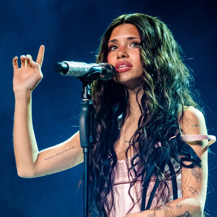 emmi ⋆｡°✩ 𑣿 tweet media