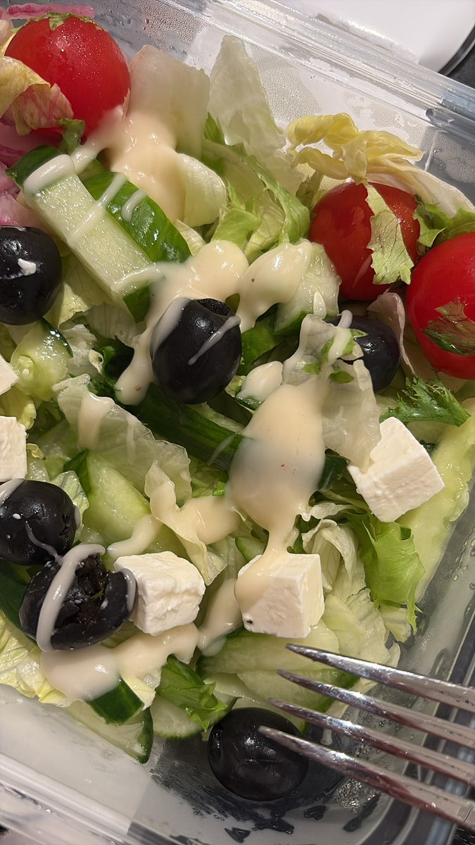 nastysugars's tweet photo. still at work, greek salad https://t.co/FRXcAqOgSE