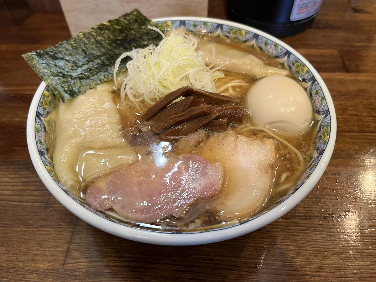 Boys_active's tweet photo. 2025 vol.40
奈つやの中華そば at 下丸子
奈つやのもちもち雲呑味玉中華そば

高まったハードルを軽々と超えてくるとんでもなく美味い中華そば🍜今年食べたラーメンのなかで1番の衝撃と言っても過言ではなさそう…！行列すごかったけどこれならまた行きたい、そう思える一杯(お店)でした！(2025/03/20 https://t.co/BD5tUdgMRb