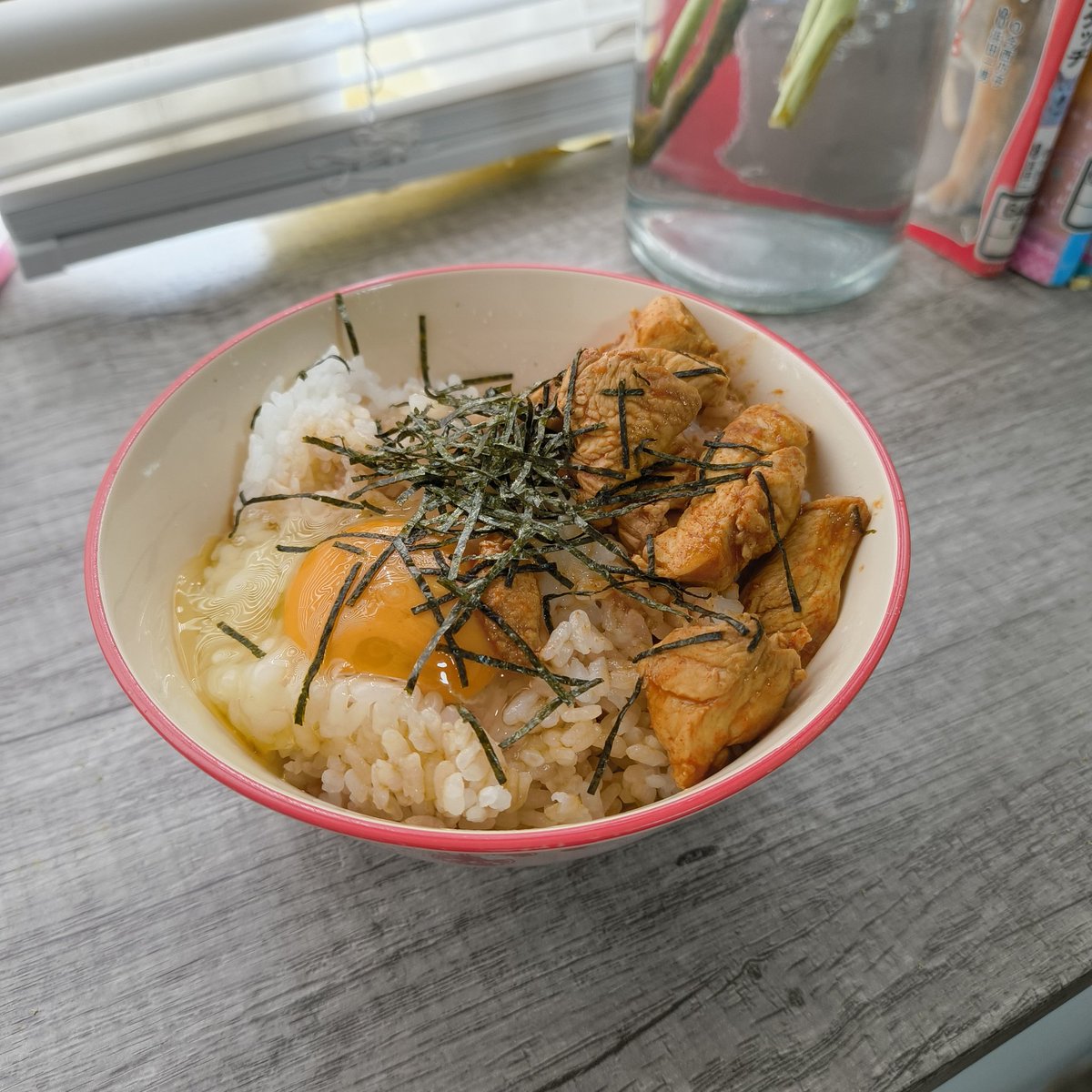 roasterkenta's tweet photo. 【16時間断食ダイエット10日目】
今朝の体重は81.0kg
体脂肪は25.7%
今日のメニューは、TKGにむね肉乗せただけのズボラ飯！？☺️
モロヘイヤ(´～｀)ﾓｸﾞ

#ダイエット記録 #16時間断食 #ダイエット仲間募集中 #減量 #ヘルシーレシピ #ダイエット垢と繋がりたい https://t.co/3CVqHQpB07