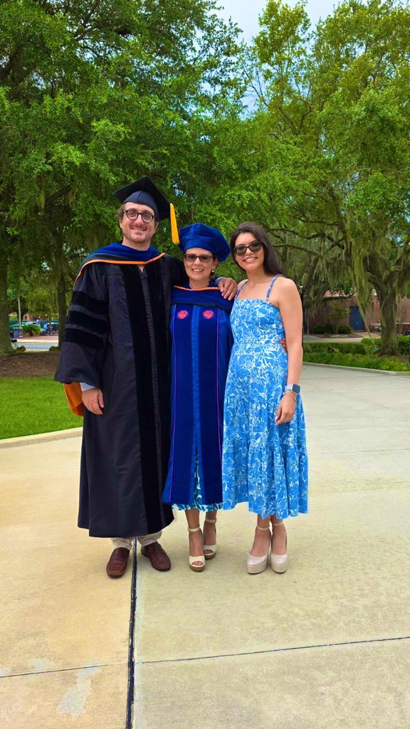 Andrea Fernanda Arevalo (@andreafaa2000) on Twitter photo Grateful for the support of <a href="/FLRECturf/">Marco Schiavon</a> and my advisory committee. Summer has always been a great season but this summer takes the 👑
Extremely happy to have shared such a special moment with Dr. Sierra Augustinus, family and friends. We did it!! 🎓🎓🐊 #Gatorgrad #Turf Grateful for the support of <a href="/FLRECturf/">Marco Schiavon</a> and my advisory committee. Summer has always been a great season but this summer takes the 👑
Extremely happy to have shared such a special moment with Dr. Sierra Augustinus, family and friends. We did it!! 🎓🎓🐊 #Gatorgrad #Turf