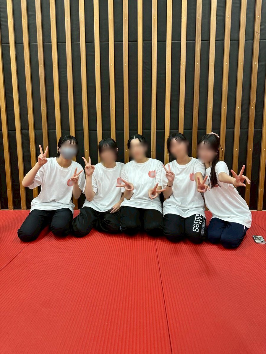 初めて団体戦で一勝をあげられて、一抜けも出来て○16も出来て、楽しすぎる蒼杯でした✨
JKたち！青春を味合わせてくれてありがとう🫶

運営してくださった皆様ありがとうございました！
写真撮ってくださった方、サインくださった方、ありがとうございました！
-保育士にあやされる限界JK-
完
#蒼杯