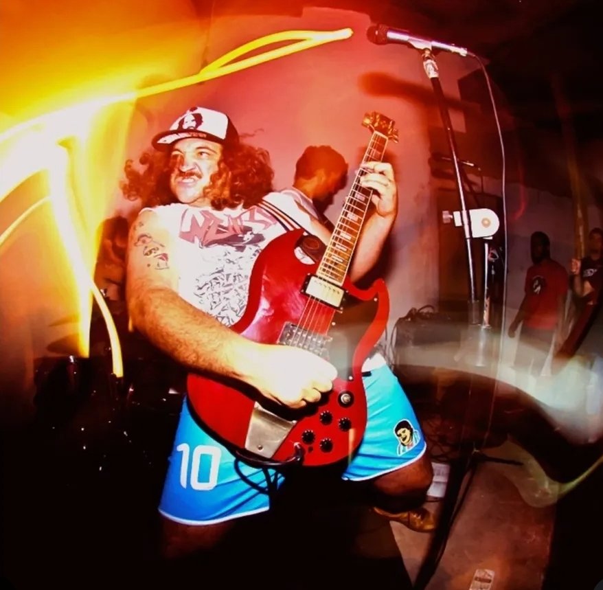 slabrau's tweet photo. Pai punk cria filho punk https://t.co/7M36WbqZJF