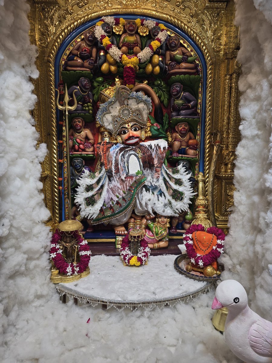 kashtbhanjandev's tweet photo. Darshan : 11-08-2025
શ્રાવણ માસ મહોત્સવ અંતર્ગત શ્રીકષ્ટભંજનદેવ હનુમાનજીને અમરનાથની થીમનો શણગાર કરાયો
Hello Devotees 
Jai Shri swaminarayan
Shri kashtbhanjandev hanumanji Maharaj Salangpur dham.
https://t.co/tteV5KhmG4
#salangpur #salangpurdham #amarnath https://t.co/ZNfhieQYbe