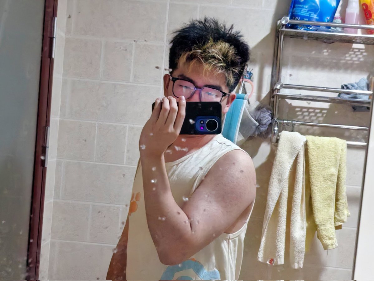 Lzf070723's tweet photo. 男人就要变得壮壮的嘻嘻嘻 https://t.co/pOaFagBUvZ