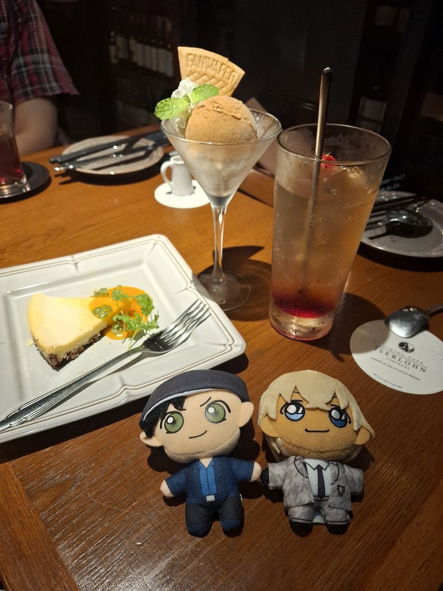 イゼルローン要塞行ってきた。
うちの子達は初めての宇宙旅行🤣🤣🤣
お店閉店しちゃうから最後の乗艦でした😊
相変わらずお鮭最高に美味しかった👍
ご飯もうまうま(o´艸`)
また違う場所で常設してほしいな🥺