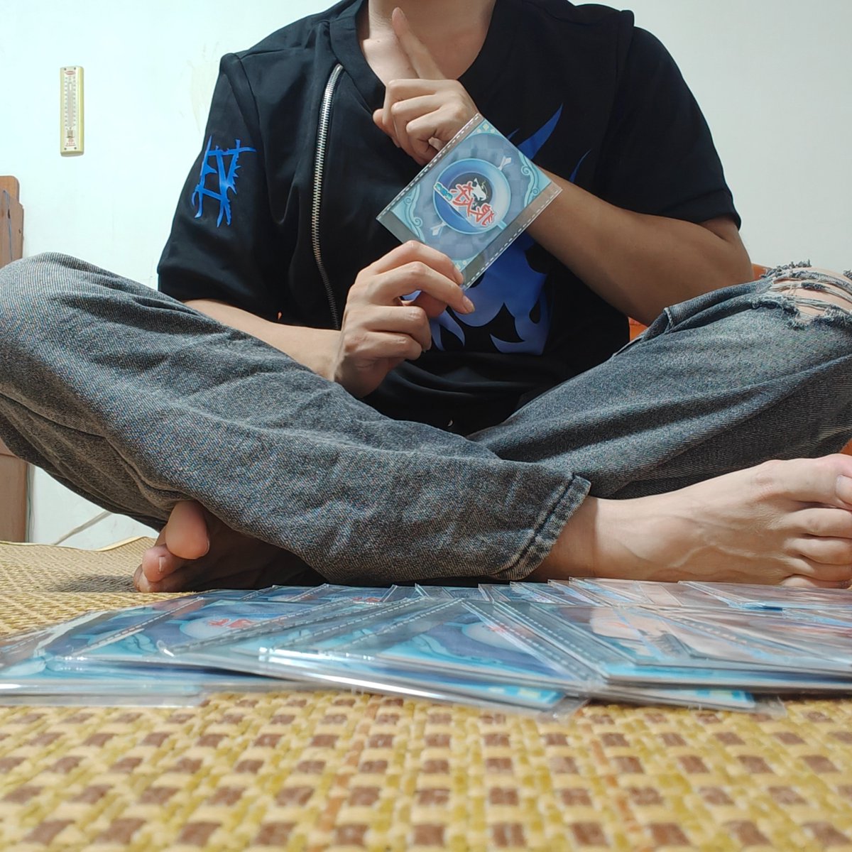 “参与这场名为狼人杀的游戏，赢了的话，兴许，你会得到想要的东西呢”【淡然的笑】