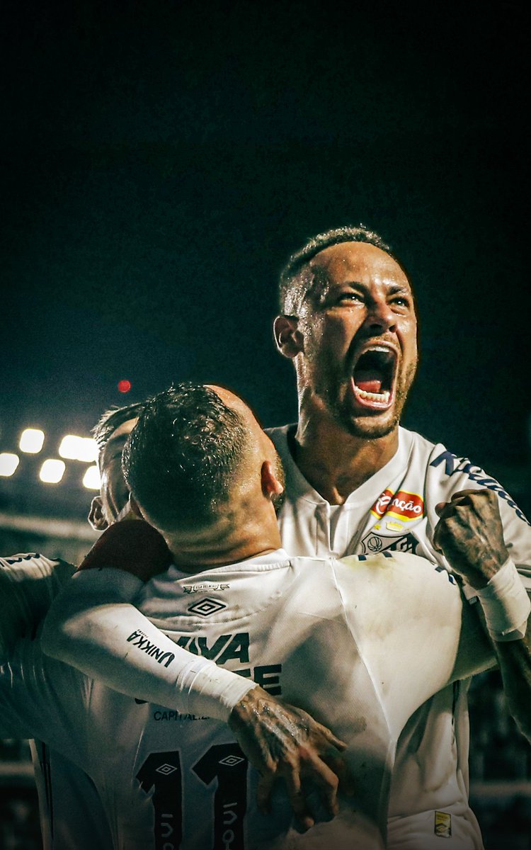 📸 Original pictures in this cover. 

I felt weird about how the jersey's looking and found out that all these pics are kit-swapped. (Honestly, this cover looks rushed, I hope that this isn't the finalized cover)

#イーフト #eFootball