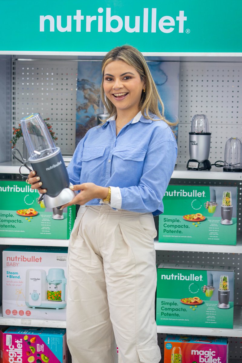 LadyLeeHND's tweet photo. La Nutribullet 600W convierte frutas y verduras en pura energía 🍓🥕 y puede ser tuya 🙌. Potencia y practicidad en un toque ✨🎉. ¡Participa! Compras mayores a L.1 tienes la oportunidad de ganar un AMUEBLADO COMPLETO🏡🎁
#LadyLee #TodoParaMiHogar #Honduras #LL54 https://t.co/bFppYozuSX