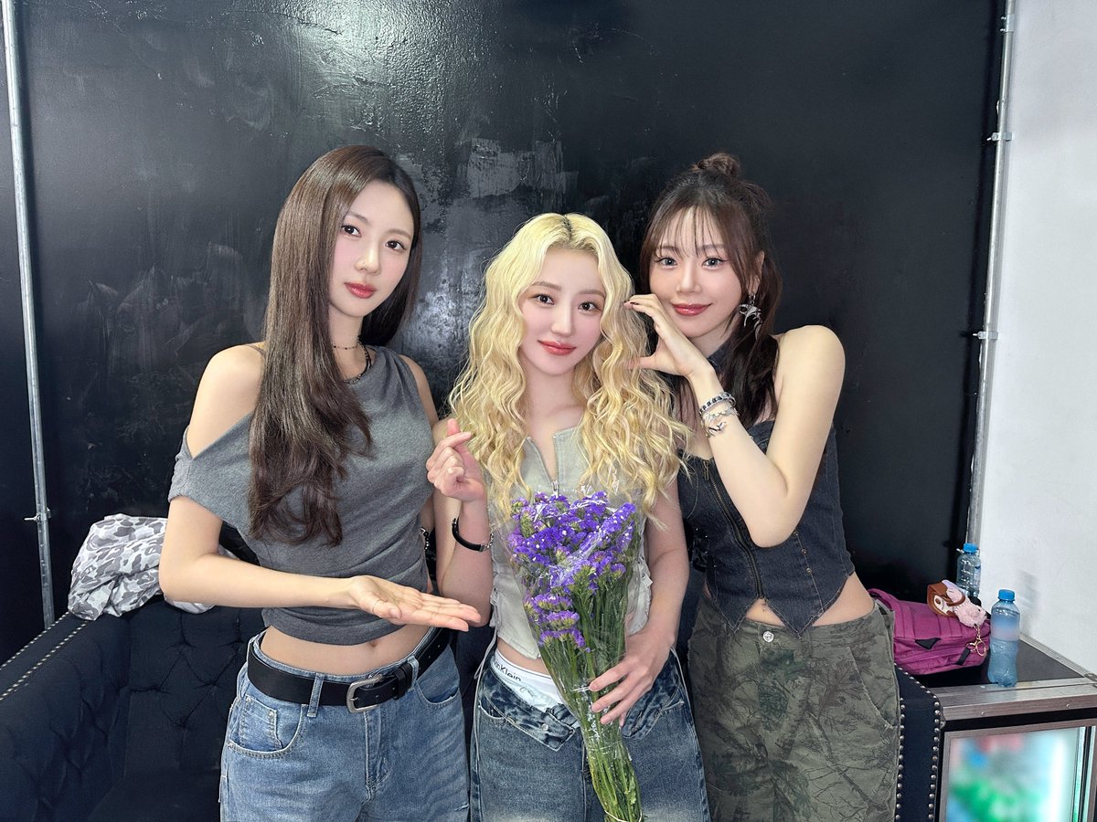 hf_dreamcatcher's tweet photo. [📸] 25.08.10 UAU 2025 The 1st FanCon [Playlist #You Are You] in Lima

넘치는 사랑을 전해 주는 썸냐 덕분에
행복 지수 최고조💕
오늘도 함께해 줘서 고마워🥰

#유아유 #UAU 
#Dreamcatcher_UAU
#Playlist #You_Are_You https://t.co/cAhHSvYTO3