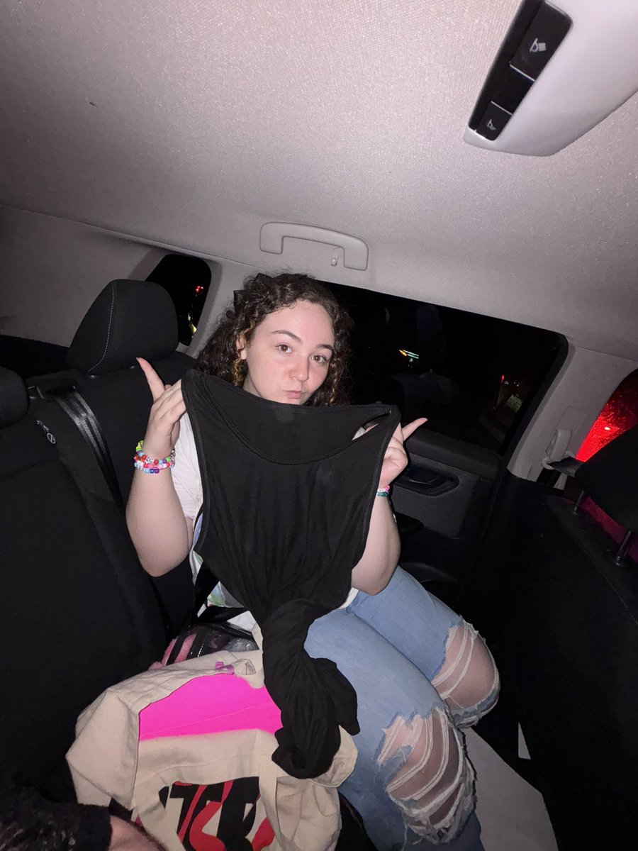 Hey <a href="/jamesmaslow/">James Maslow</a> thanks for the shirt 🥰❤️ you all killed it tonight!!! #BTR