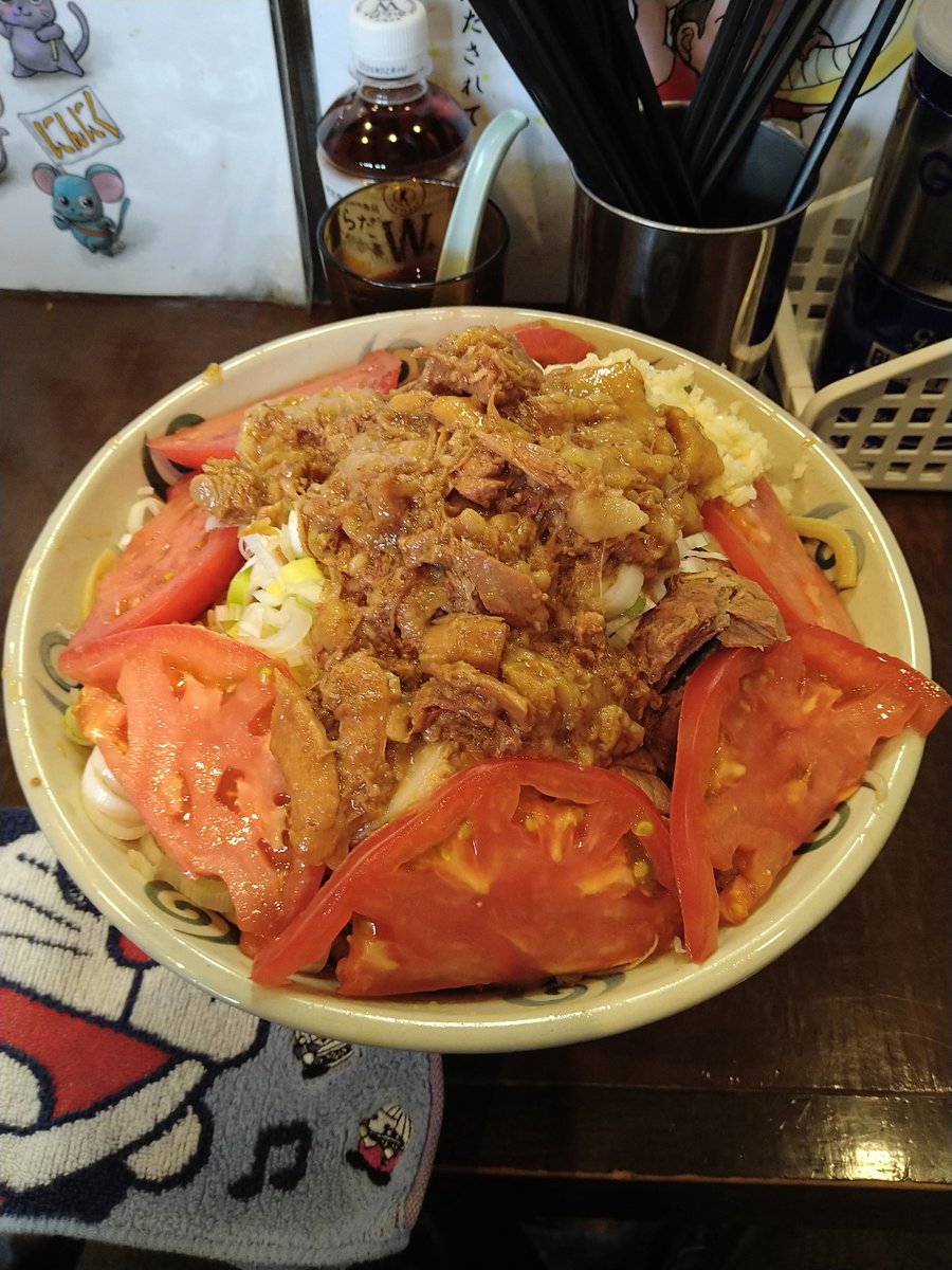 ichininosan9's tweet photo. 麺屋歩夢
限定 冷やし中華（柑橘味）
・トマト増し
・刻みネギ増し

ラスト柑橘にギリセーフ。
このあと2名で完売になりまして、醤油味に切り替わりました。

#麺屋歩夢　#二郎系　#インスパイア　#百名店　#冷やし中華　#ラーメン https://t.co/ayQaug2ZRh