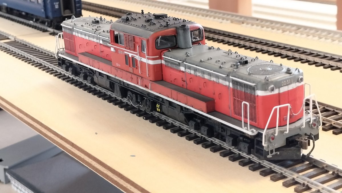 tsurutoko's tweet photo. 片倉レール倶楽部にてデビュー‼️…
KATODD51を改造して1号機にしてみました☺️
キャブ周りの表現が難しかった…似てますか？…
屋根はリベット埋めこんでみたよ😉 https://t.co/5UAvTLt5em