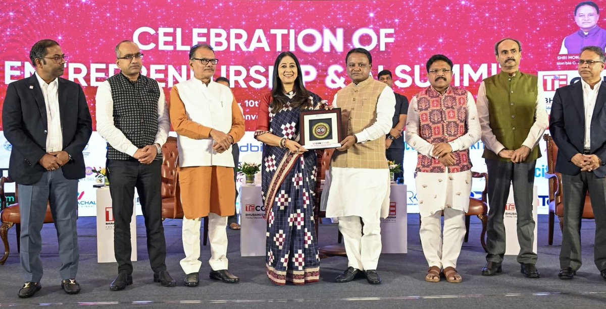 PakhiPanchami's tweet photo. Honoured to receive the “Changemaker Entrepreneur Award” on behalf of our Chairman, Jagadish Prasad Naik, from Hon’ble CM Odisha, Shri Mohan Charan Majhi, at TIECON 2025. A proud moment for DN Group!

#Tiecon2025 #DNGroup
#VivantaBhubaneswar
#DNRegalia
#DNWisdomTreeGlobalSchool https://t.co/4exXViWM2N