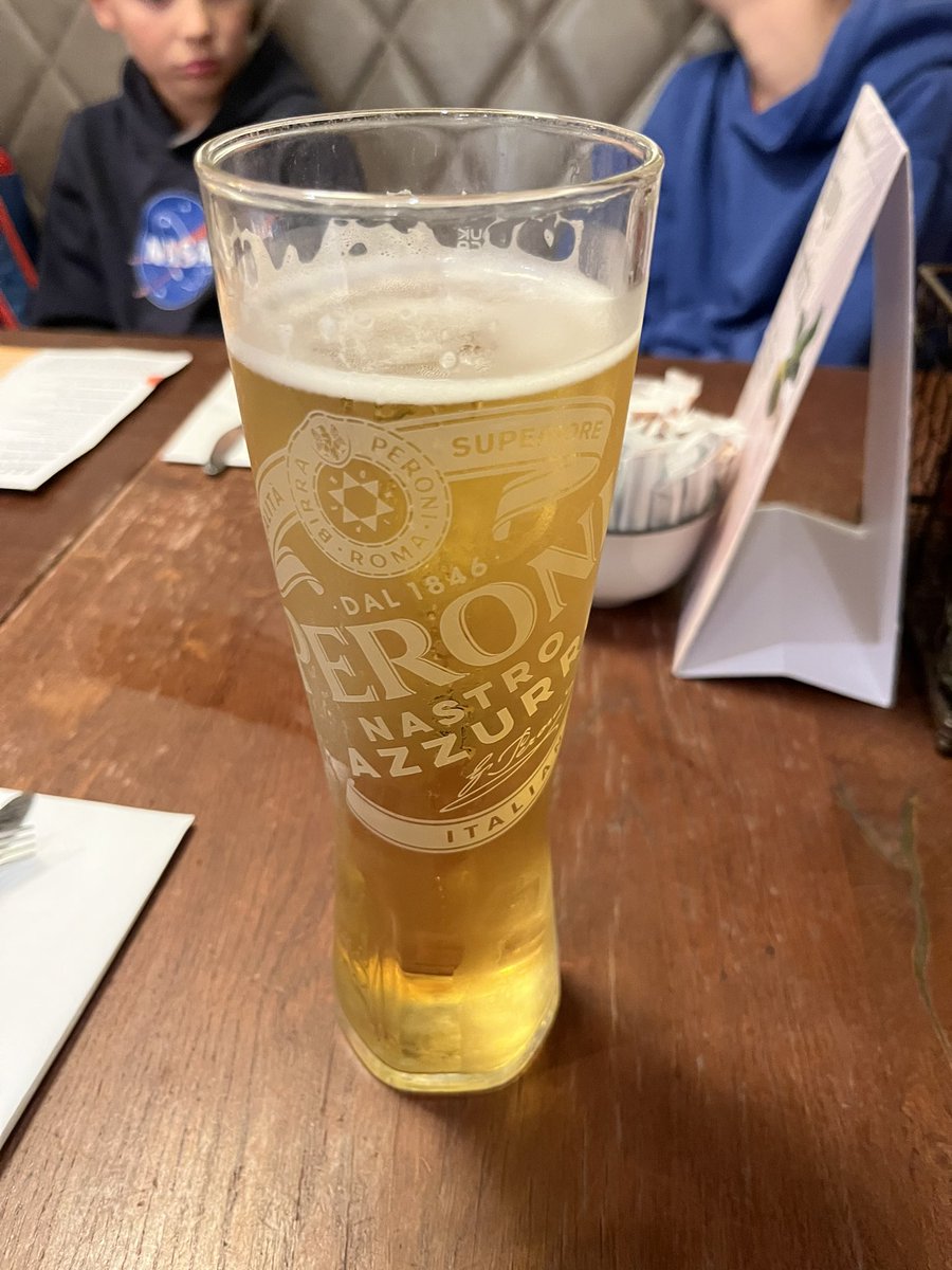 5:45 airport 🤝 beers