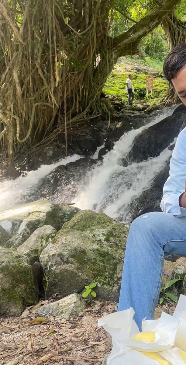 เป็นคนที่ชอบธรรมชาติมาก มันทำให้รู้สึกสงบ มันมีความอิสระ รู้สึกสบายใจ (เบื่อทะเล ชอบเขาดีกว่า😁)#ธรรมชาติบําบัด #วันหยุด #ยะลา #ปัตตานี #นราธิวาส #หาดใหญ่ #สงขลา #ฝนตก #น้ำตก