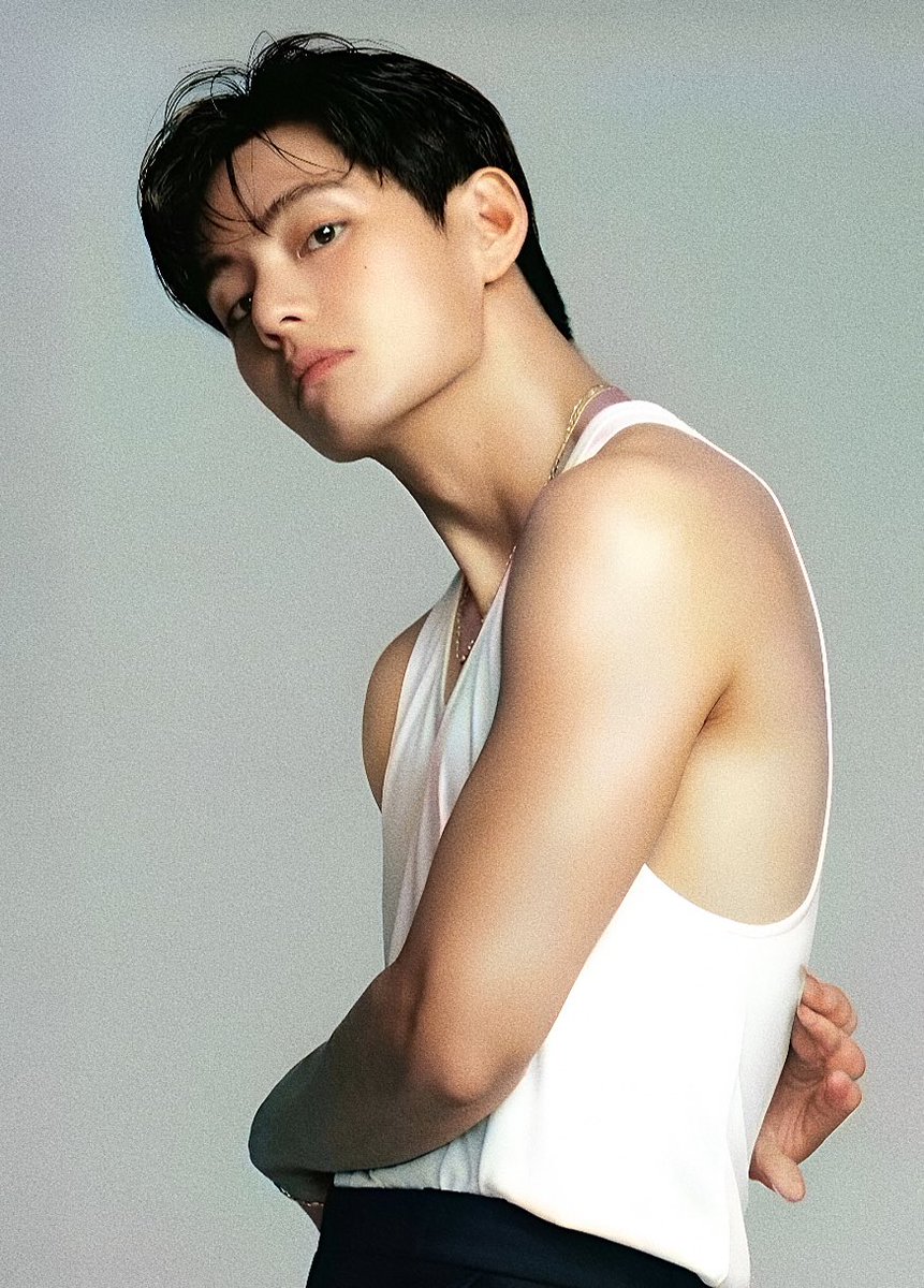 V (@thv95_thv) on Twitter photo 