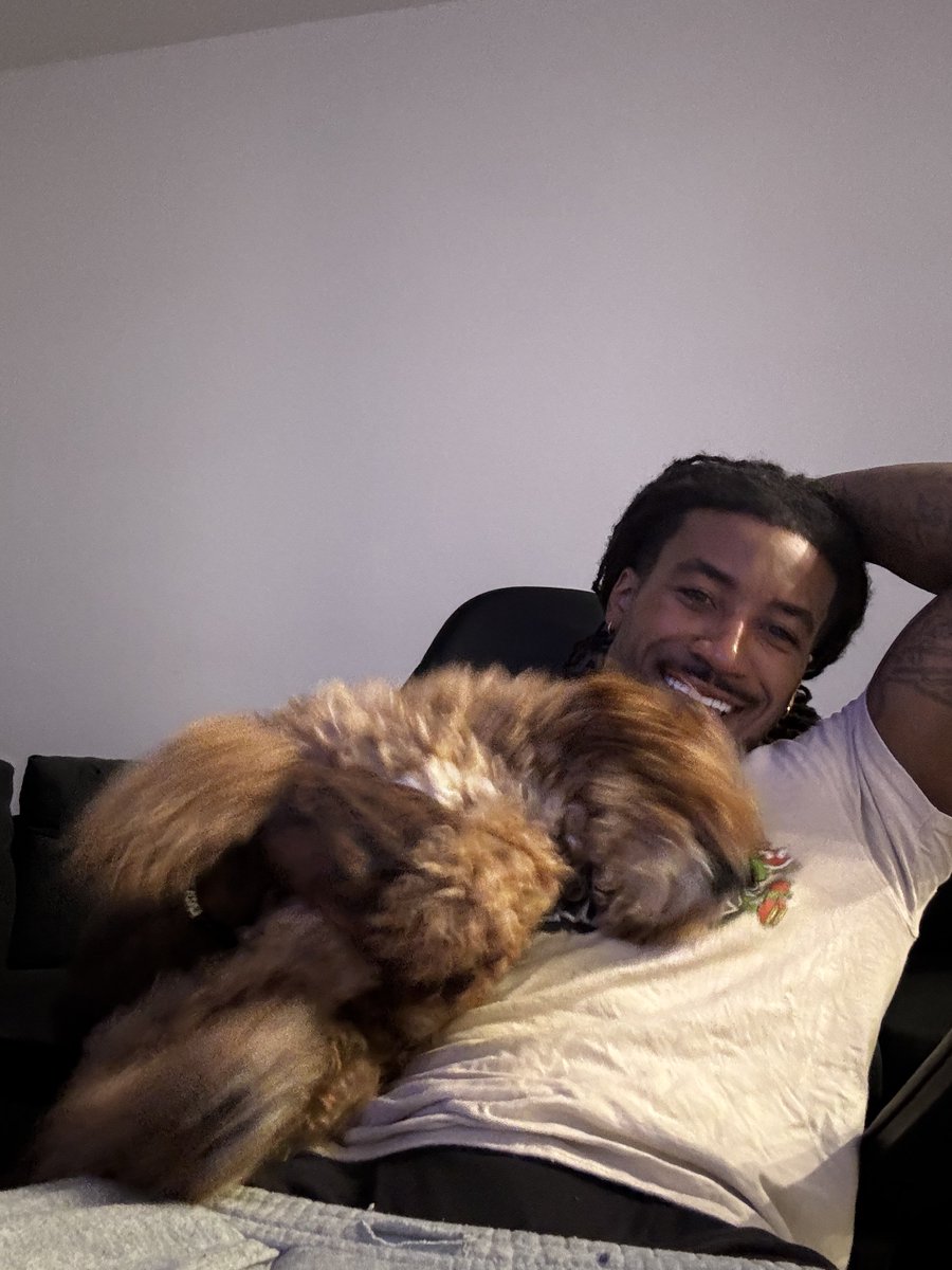 my baby hates pictures 🤣