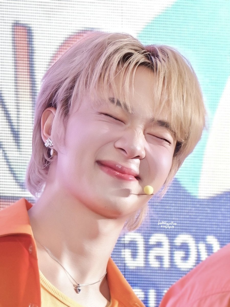 bbjlys's tweet image. น้องนิวเสิร์ฟยิ้มหนมปังมอจิ 1 ก้อรนิ้
แจ้มฟูว ☁️🍞🥯🤏🏻

250810 ꔛ 🧑🏻‍🎨
#ฉลอง25ปีB2Sไปกับซีนุนิว

ꕀ @CwrNew | #NuNew ⊹.˚✿