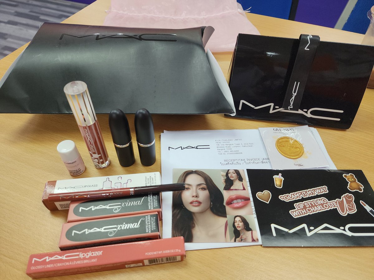 suria_KR's tweet image. Finally received.  From Thailand to Malaysia.  Thank you to my Thailand friend. Its SOLD OUT in Malaysia.

#MACxCharlotteAustin
#MACLipStyling #ลิปสไตล์ที่เป็นคุณ #MACCosmeticsThailand 
#ชาล็อตออสติน #CharlotteAustin
@itscharlotty @MACcosmetics @MACCosmeticsTH