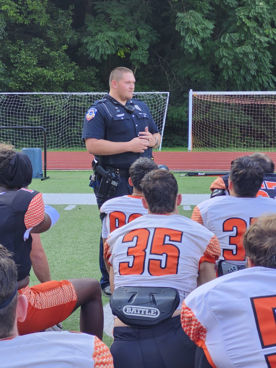 UPIKE FOOTBALL tweet media