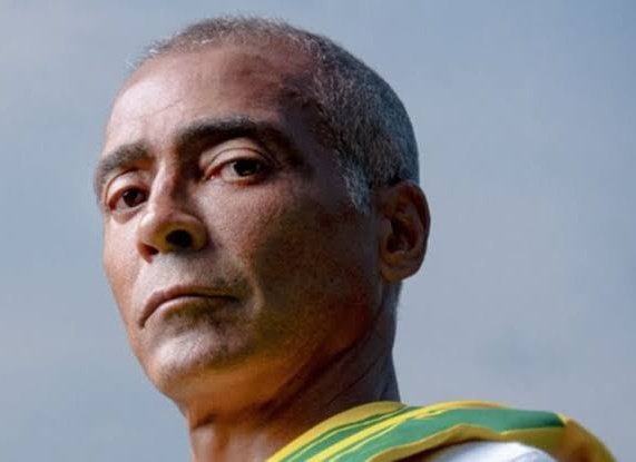 PrimeiroFront's tweet photo. 🔴ÚLTIMA HORA: Campanha por expulsão de Romário do PL viraliza nas redes sociais, Bolsonaristas exigem expulsão de Romário, alegando que ele é um "traidor".

"Não e por agora, más e porque ele sempre esteve contra a gente" diz mulher https://t.co/MUOu6tnphi