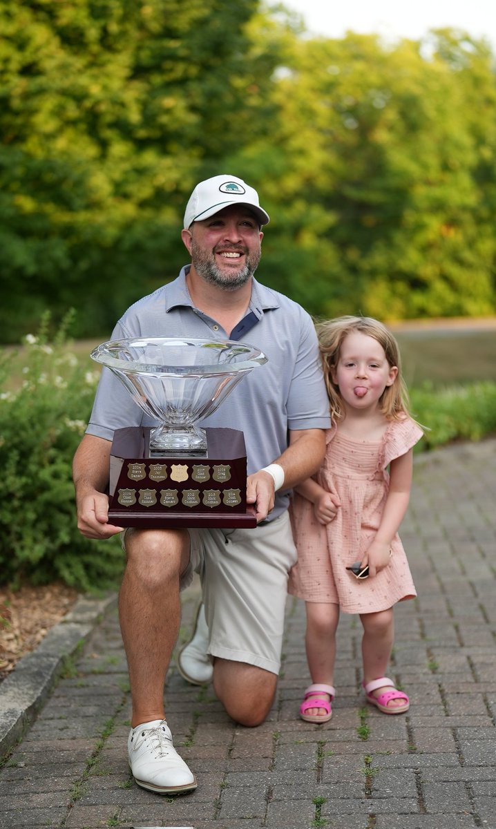 Rideau View Captain tweet media