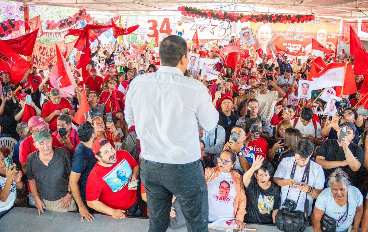 TavoGonzalezM's tweet photo. Cada día más fuertes y más comprometidos! El cambio en 🇭🇳 debe continuar de la mano del pueblo. Desde el T20 Torocagua, en nombre de la próxima pdta @riximga dimos la bienvenida a 1 ex candidato a diputado nacionalista y 2 liberales. #Aldana #Los23 @PartidoLibre https://t.co/GOvpdTcw0R