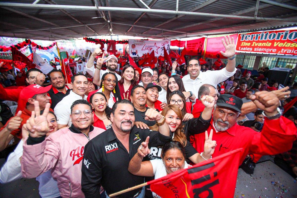 TavoGonzalezM's tweet photo. Cada día más fuertes y más comprometidos! El cambio en 🇭🇳 debe continuar de la mano del pueblo. Desde el T20 Torocagua, en nombre de la próxima pdta @riximga dimos la bienvenida a 1 ex candidato a diputado nacionalista y 2 liberales. #Aldana #Los23 @PartidoLibre https://t.co/GOvpdTcw0R