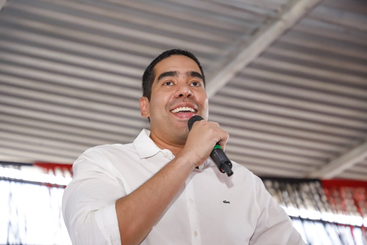 TavoGonzalezM's tweet photo. Cada día más fuertes y más comprometidos! El cambio en 🇭🇳 debe continuar de la mano del pueblo. Desde el T20 Torocagua, en nombre de la próxima pdta @riximga dimos la bienvenida a 1 ex candidato a diputado nacionalista y 2 liberales. #Aldana #Los23 @PartidoLibre https://t.co/GOvpdTcw0R