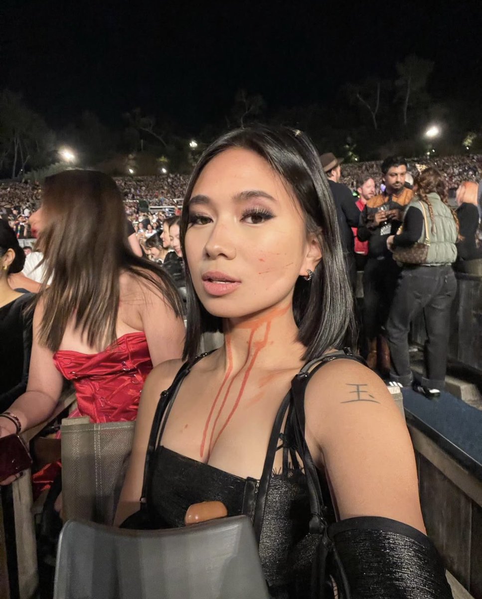 nikixrichbrian's tweet photo. SHE’S THE IT GIRL https://t.co/MhwnhjZXKF