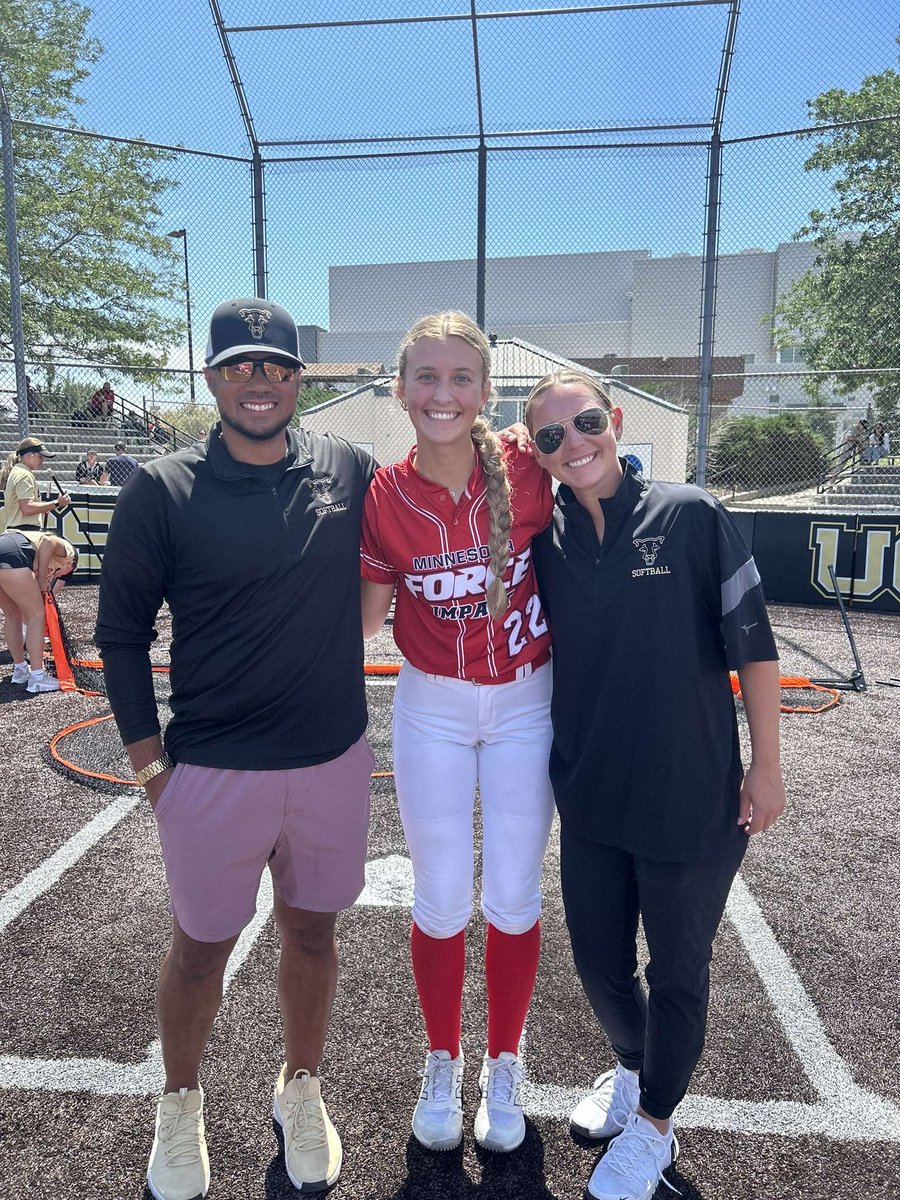 AllysonGrobner's tweet photo. Had a great time and got some work in at the UCCS camp with some Force teammates this weekend!! @CoachSanders22 @Coach_Bunnell7 https://t.co/n5RZzJzrYp