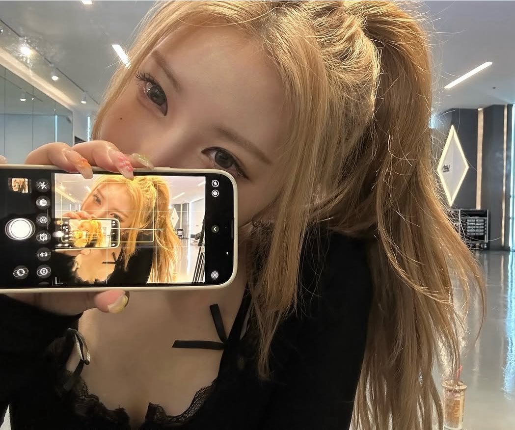 starctcher's tweet photo. ♰﹒･   im your baby,  not baby ੴ https://t.co/atFEjieImU