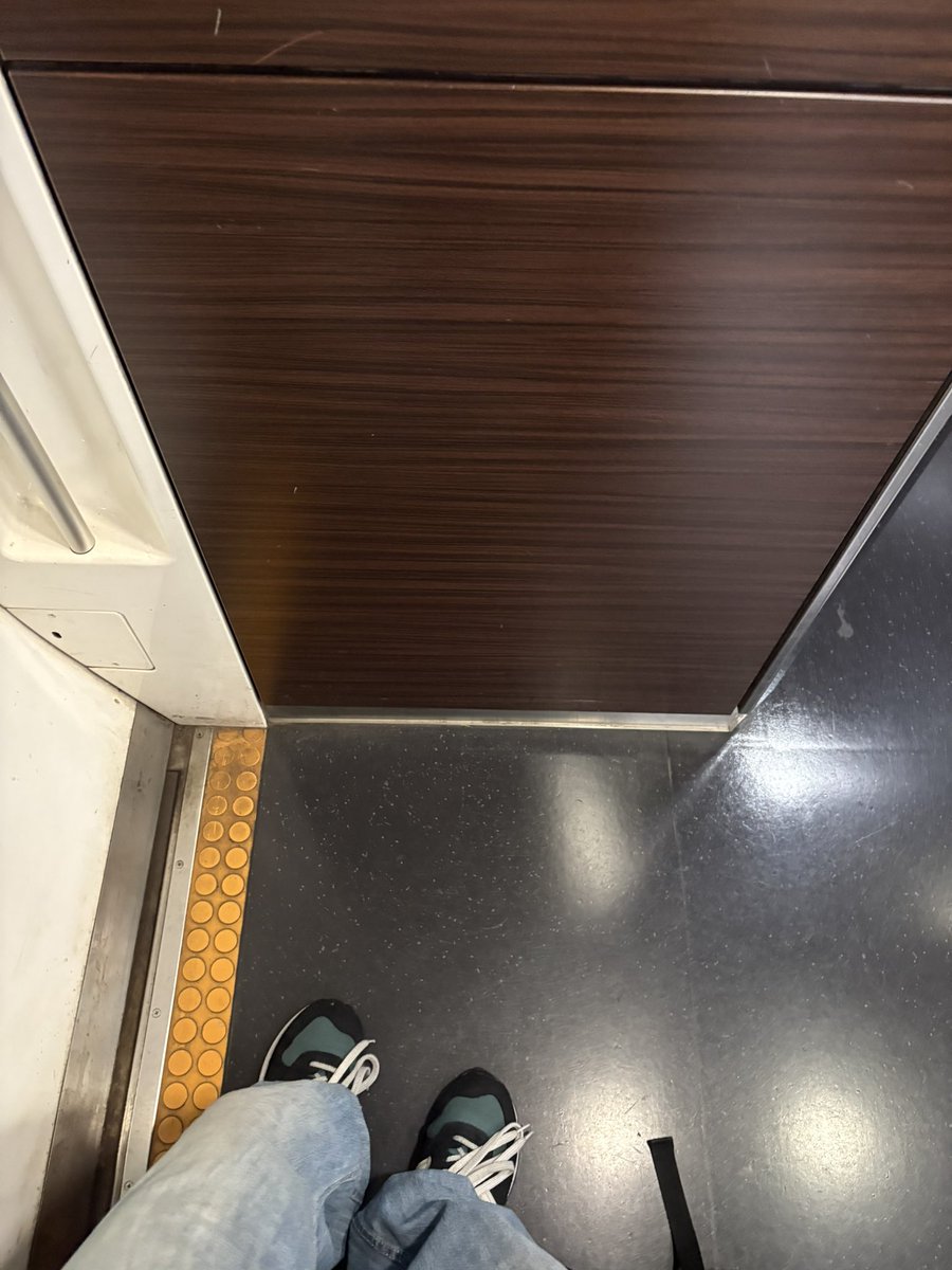 また席がなかった（n回目）
だから前日にチケット買っとけよってね
わかってるよそんなこと！！！