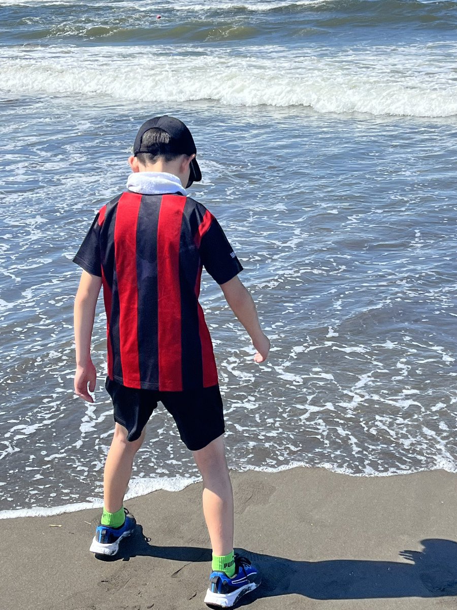 yasu_sato_21's tweet photo. 夏休みはレゲエでリフレッシュ①
#レゲエ
#rafuu
#realize
#コンサドーレ札幌 https://t.co/Pyv8ysnM86