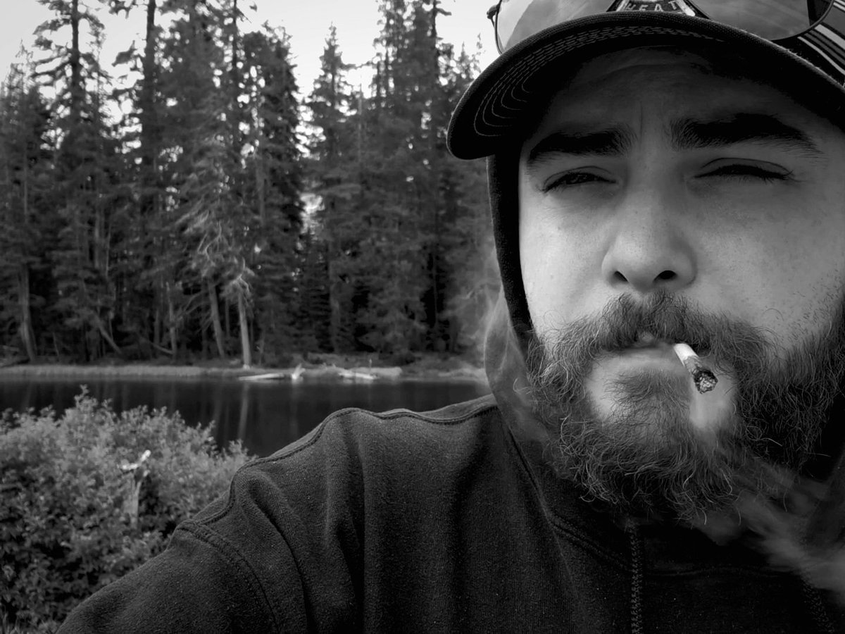 Selfie poast (it was already black n white)