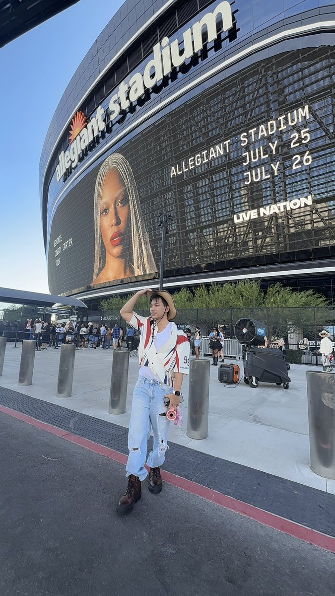 kimjayar's tweet photo. ✨ Night 2 at the final Cowboy Carter show — what an unforgettable experience! 🤠🎶

📍 Allegiant Stadium, Las Vegas https://t.co/5nV4bC9osY