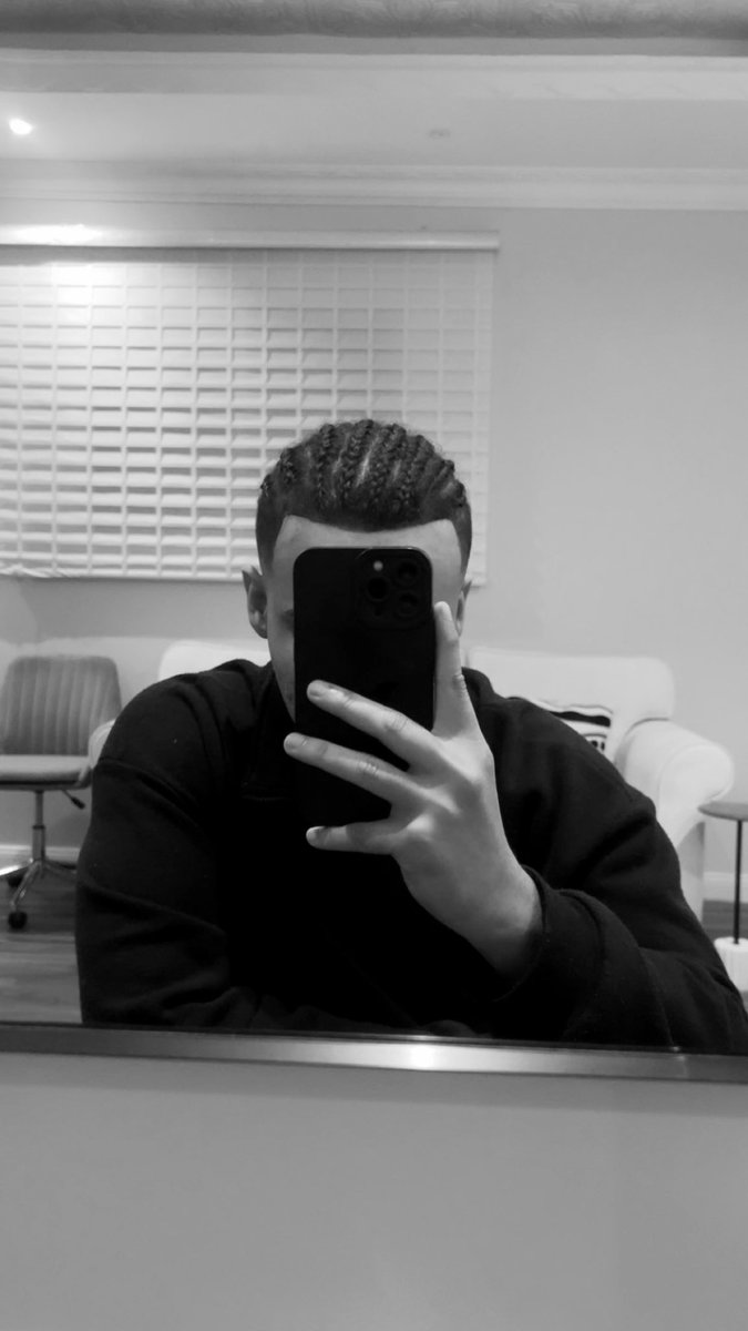 oonn50's tweet photo. 🦇 https://t.co/tBVq3s8M3t