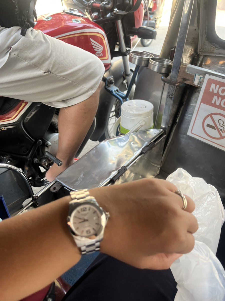 sgemanil's tweet photo. May mga naa-upgrade. Pero some are best kept simple, kagaya ng pagsakay sa tricycle papasok sa trabaho hihi. Not bragging. Happy lang ako sa mga upgrades ko sa life na dati pangarap ko lang ahahaha https://t.co/VcHCnilksZ