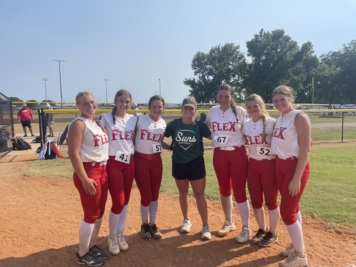 MakayleaWalton7's tweet photo. Thank you @mayliebpitching for hosting an amazing prospect camp. Learned a lot of new skills and great advice for the future. Thank you to all the college coaches who came out.@CoachLucas_ @FullCountjj @jtjones00 @madiegreen27 @cbcsbtruelove https://t.co/QofW1M1Mk0