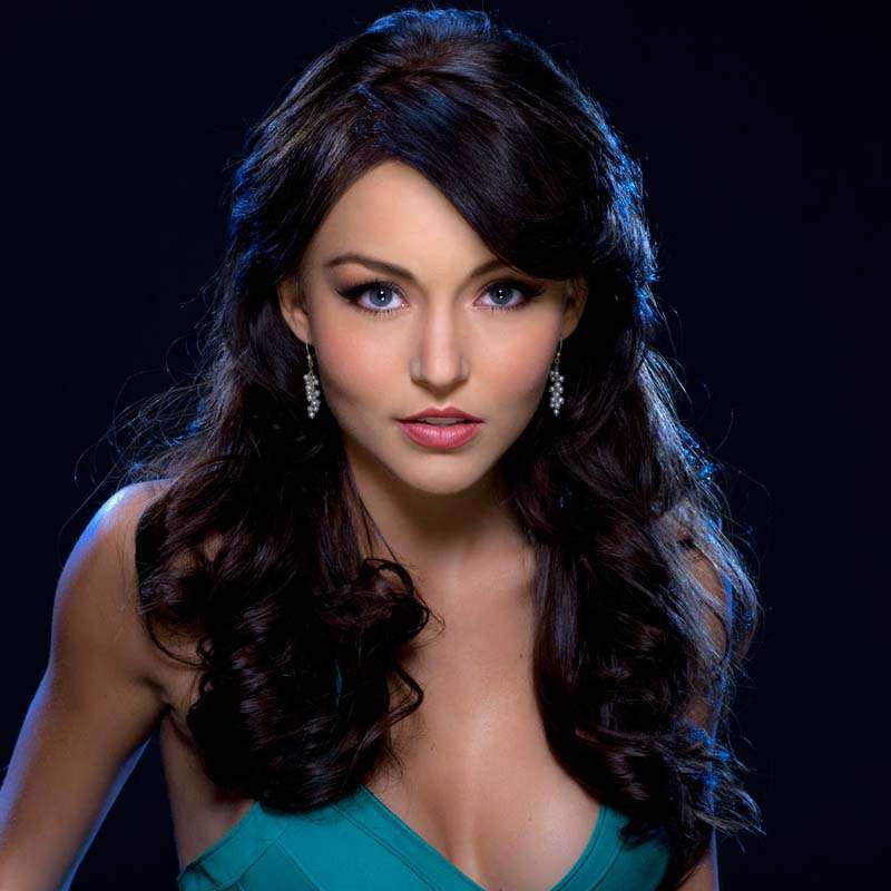 angeliqueboyerl's tweet image. Estão preparados? As novelas #Teresa, #AbismoDePasión e #LoQueLaVidaMeRobó devem ganhar novas versões na Televisa nos próximos anos.