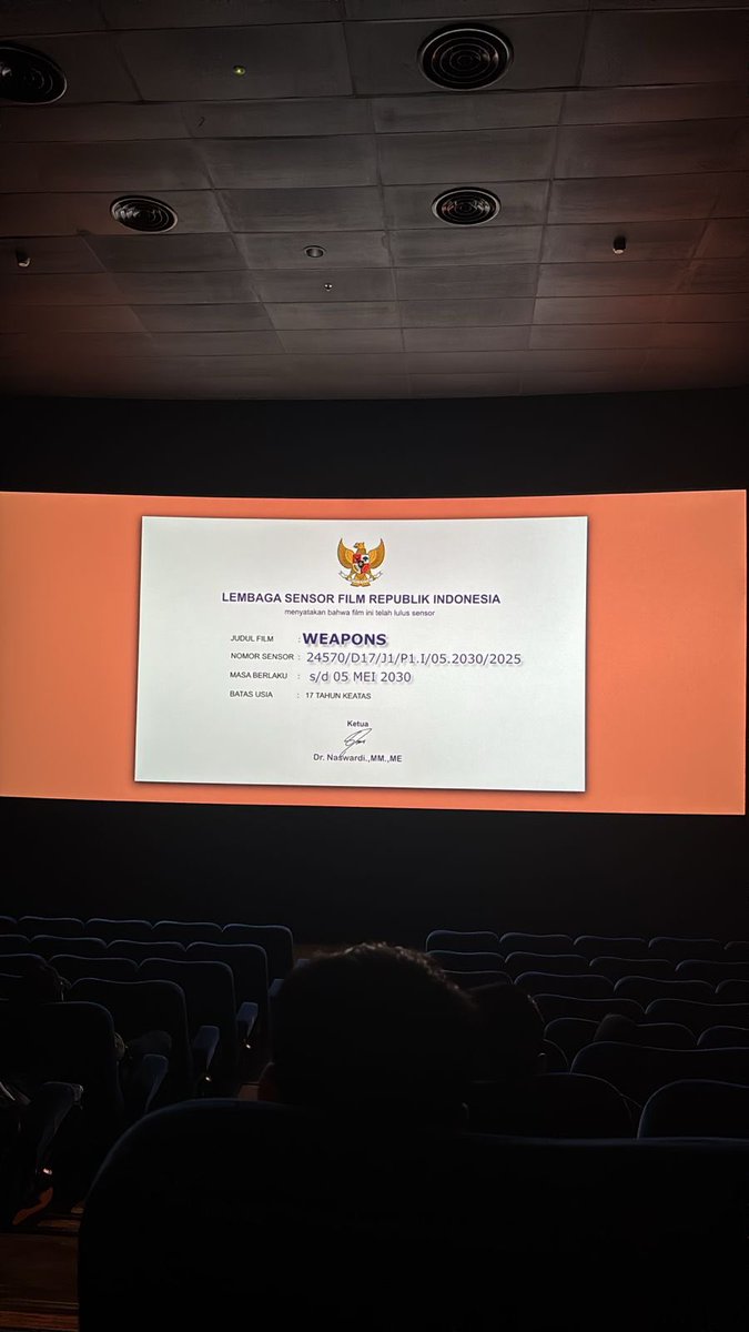 anggitannnnn's tweet photo. Untuk gue yg pecinta “based on true story” agak kecewa sih nonton ini, kaya maksudnya apaan gunanya apaan dia nyulik anak anak itu https://t.co/DC0OHAZgUm